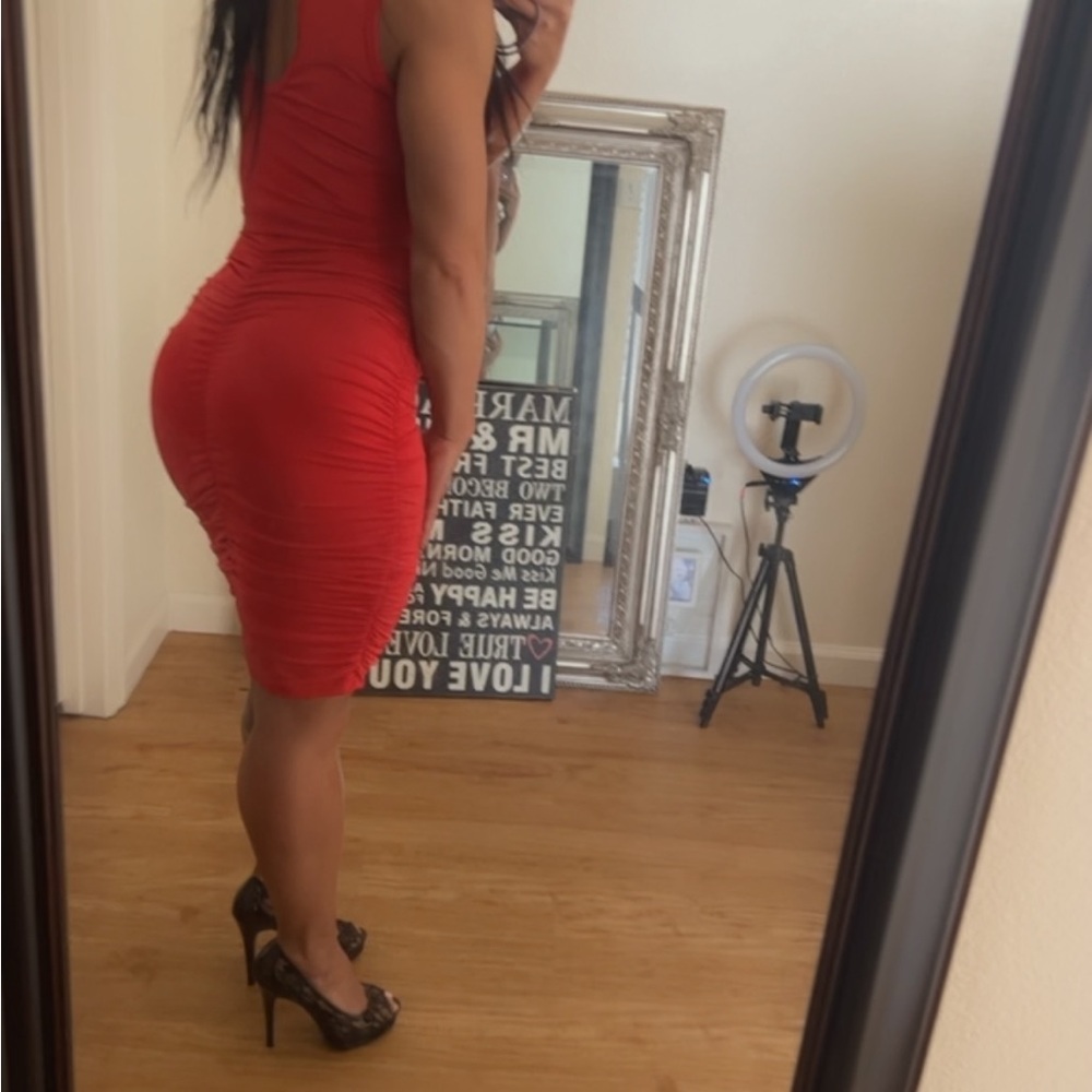 Dress - Picture 4 of 4